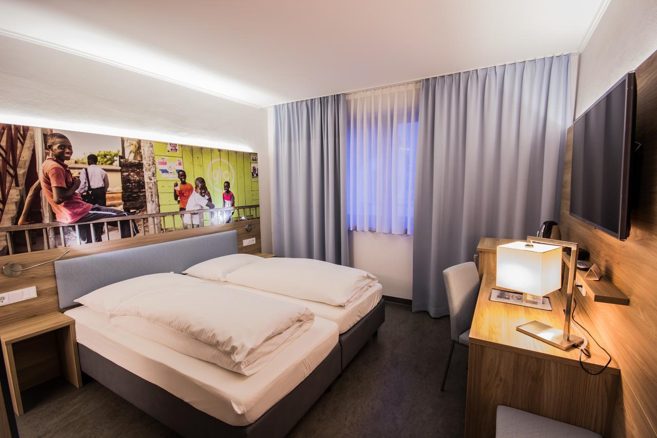Hotel7Continents Neutraubling Exterior foto